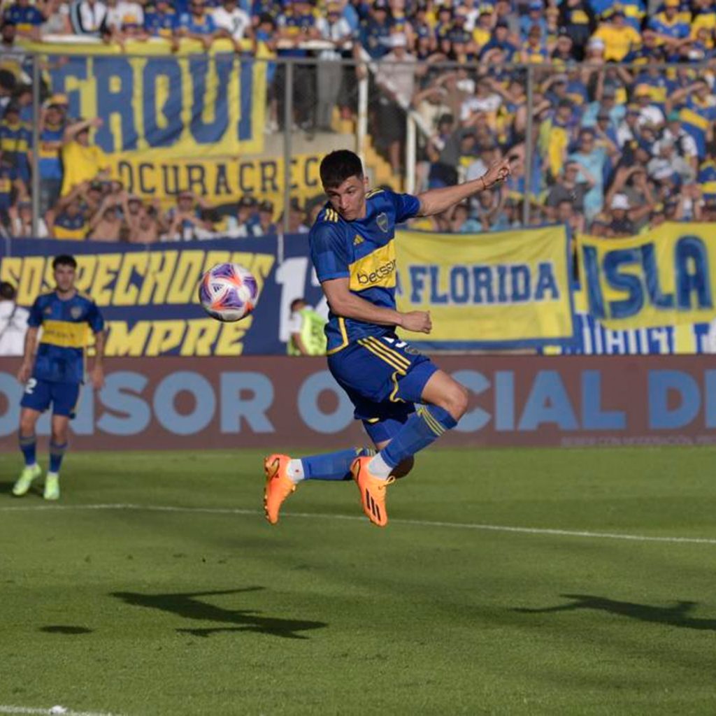 Bullaude, debut de titular y primer gol en Boca