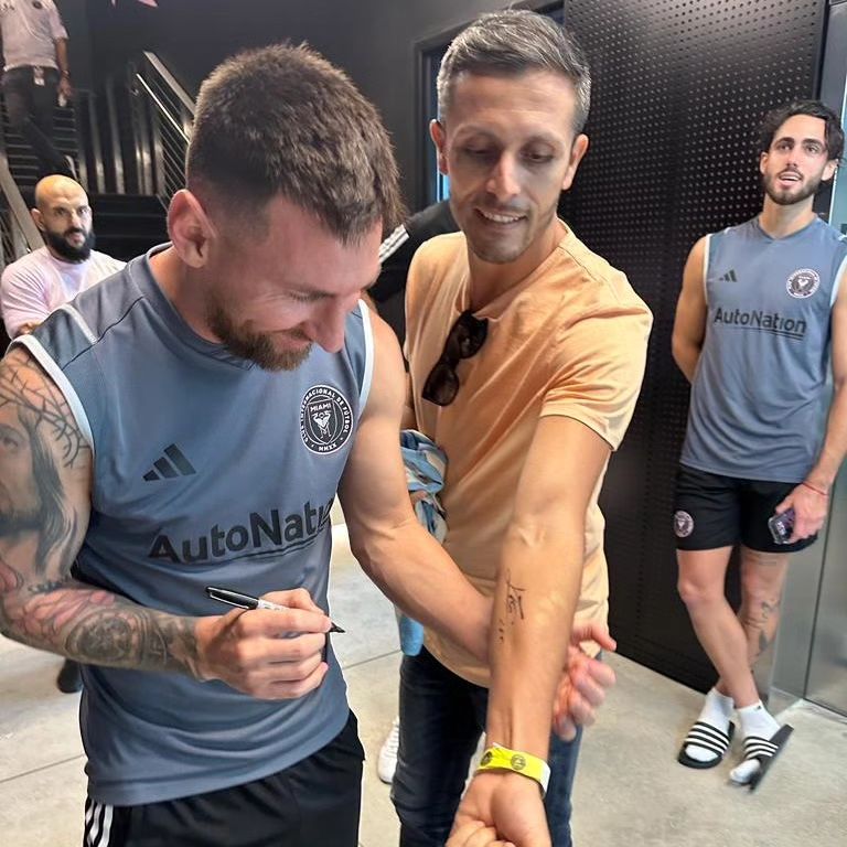 El ex Boca que le pidió un autógrafo a Messi para tatuarse la firma