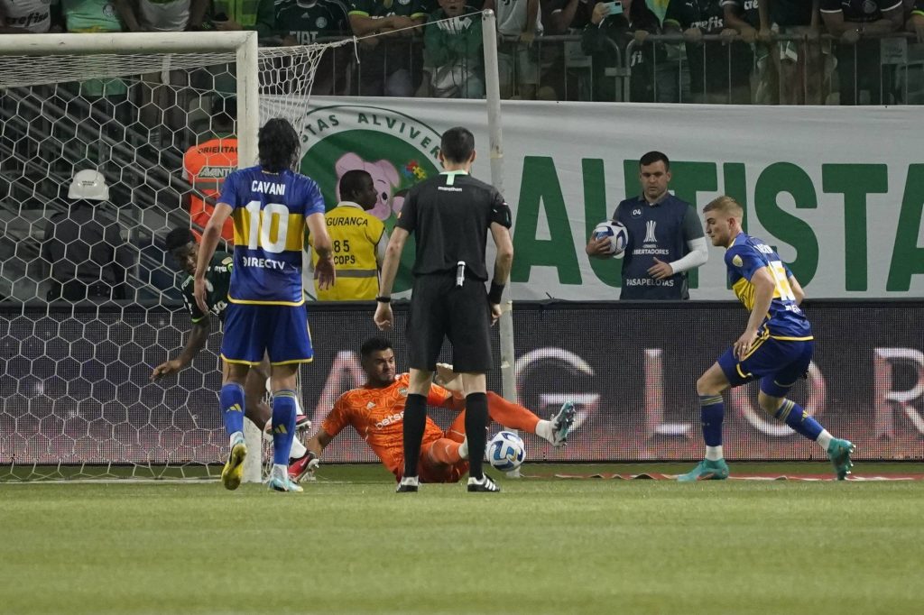 Chiquito Romero vs Palmeiras.