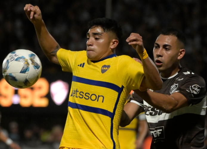 Langoni, titular vs Sarmiento: la barrera que busca romper en Boca