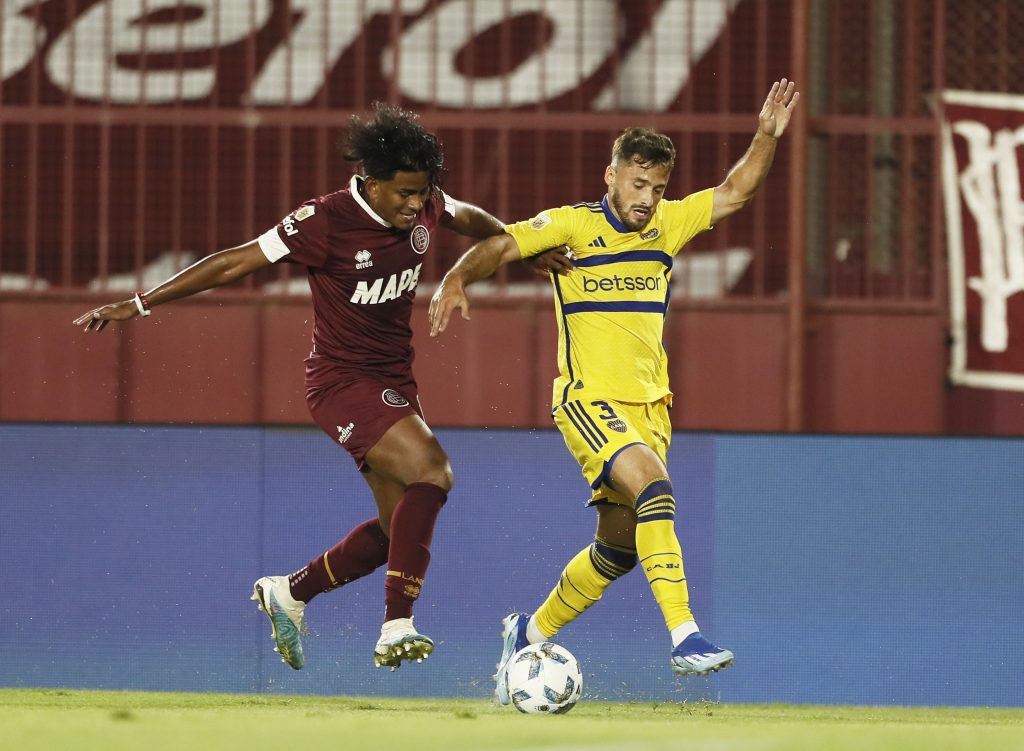 Boca perdió el invicto con Lanús y Cavani volvió a fallar un gol increíble