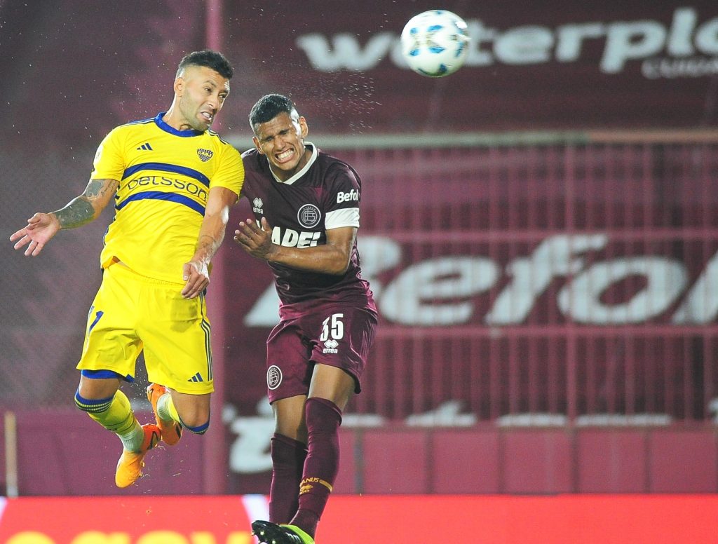 Boca perdió el invicto con Lanús y Cavani volvió a fallar un gol increíble