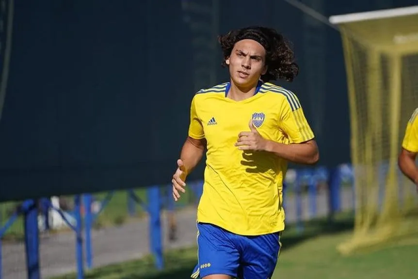 Quién es Luciano Vallejo, el defensor juvenil que Martínez probó en la formación de Boca