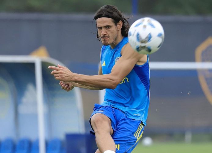 Video: los goles de Cavani en la práctica de Boca y el debut en la Bombonera para cortar la racha