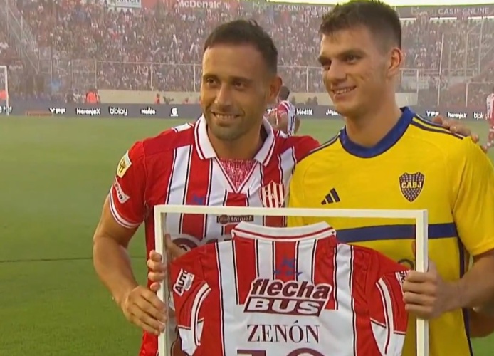 El homenaje de Unión a Zenón en la visita con Boca, con camiseta con el diez y aplausos de los hinchas