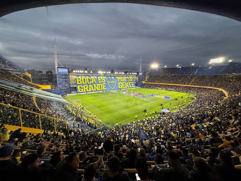 Histórico: una Bombonera repleta recibe a Leandro Paredes como refuerzo de Boca